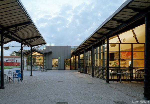 CAE — veduta laterale edificio